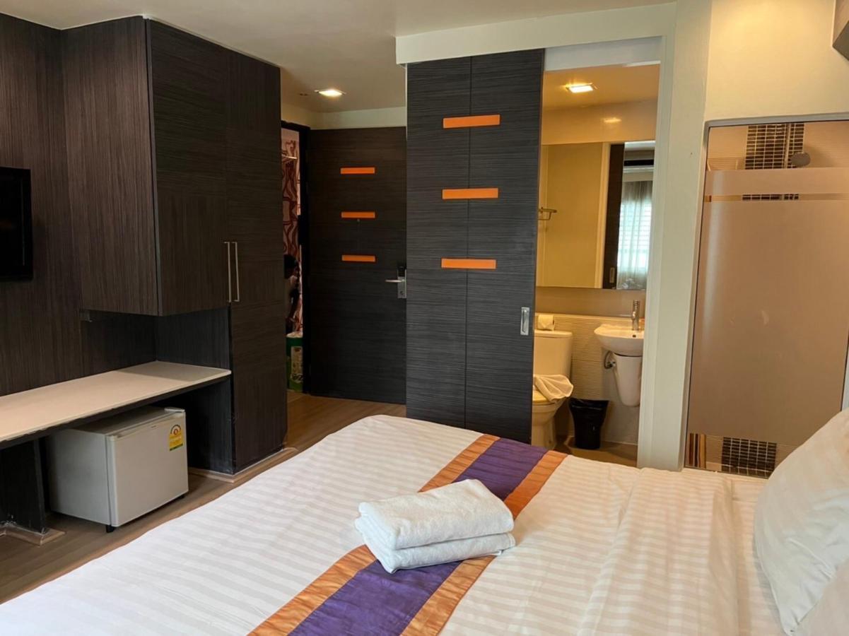 Orion Rooms Sukhumvit 11 Bangkok Exterior photo