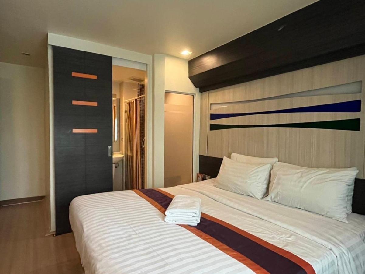 Orion Rooms Sukhumvit 11 Bangkok Exterior photo