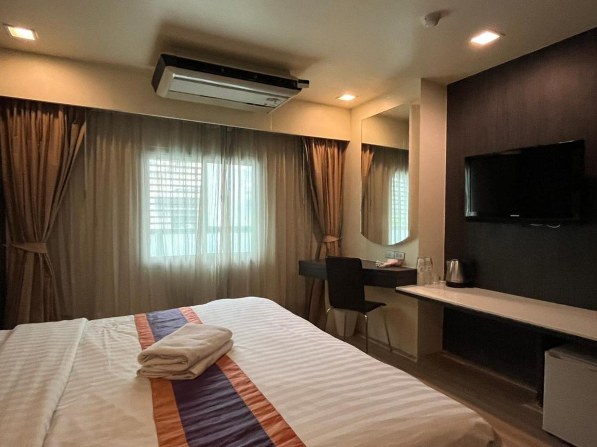 Orion Rooms Sukhumvit 11 Bangkok Exterior photo