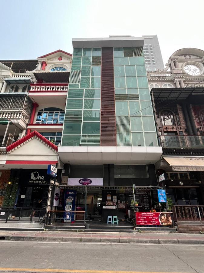 Orion Rooms Sukhumvit 11 Bangkok Exterior photo