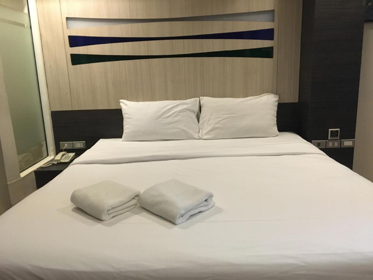 Orion Rooms Sukhumvit 11 Bangkok Exterior photo